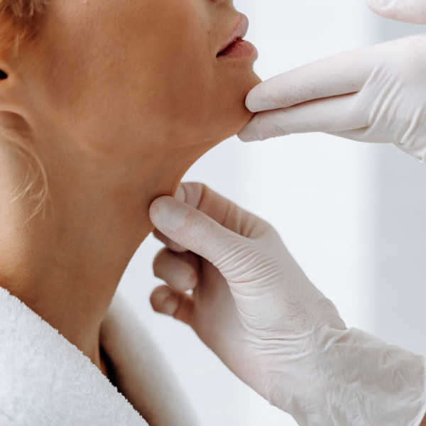 Tratamiento doble mentón cuello y escote